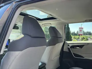 Toyota RAV4 2023 AWD XLE 4dr SUV