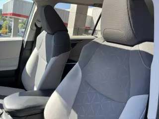 Toyota RAV4 2023 AWD XLE 4dr SUV