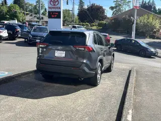 Toyota RAV4 2023 AWD XLE 4dr SUV