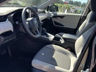 Toyota RAV4 2023 AWD XLE 4dr SUV