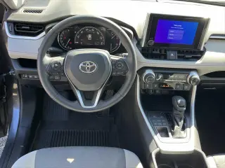 Toyota RAV4 2023 AWD XLE 4dr SUV