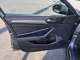 Volkswagen Jetta 2021 SE 4dr Sedan