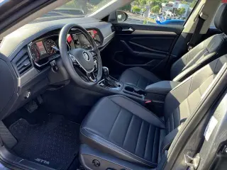 Volkswagen Jetta 2021 SE 4dr Sedan