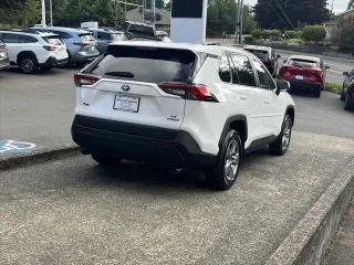 Toyota RAV4 Hybrid 2024 AWD LE 4dr SUV