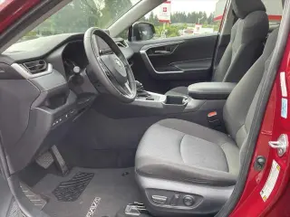 Toyota RAV4 2024 AWD XLE 4dr SUV