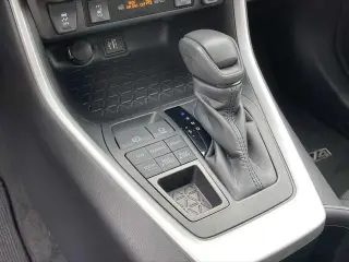 Toyota RAV4 2024 AWD XLE 4dr SUV