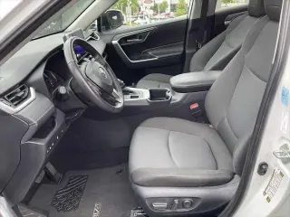 Toyota RAV4 2024 AWD XLE 4dr SUV