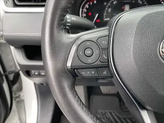 Toyota RAV4 2024 AWD XLE 4dr SUV