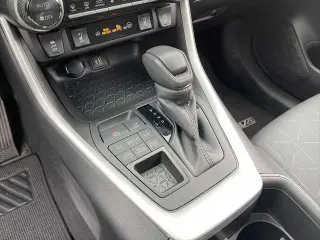 Toyota RAV4 2024 AWD XLE 4dr SUV