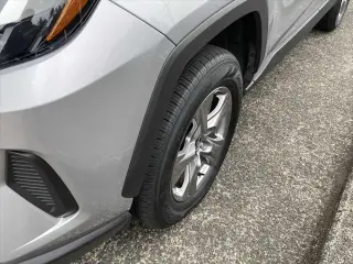 Toyota RAV4 2024 AWD XLE 4dr SUV