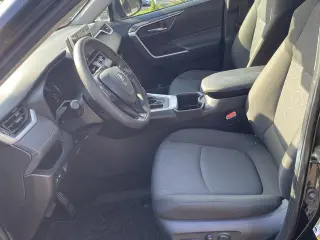 Toyota RAV4 2025 XLE 4dr SUV