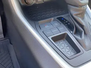Toyota RAV4 2025 XLE 4dr SUV