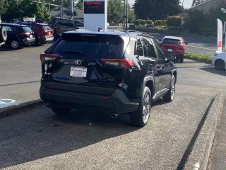 Toyota RAV4 2025 XLE 4dr SUV
