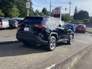 Toyota RAV4 2025 XLE 4dr SUV