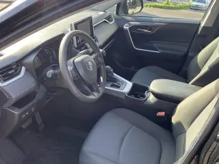Toyota RAV4 2025 XLE 4dr SUV