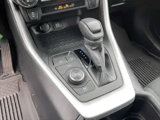 Toyota RAV4 Hybrid 2024 AWD LE 4dr SUV