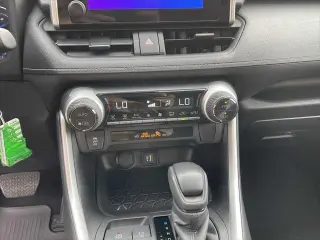 Toyota RAV4 Hybrid 2024 AWD LE 4dr SUV