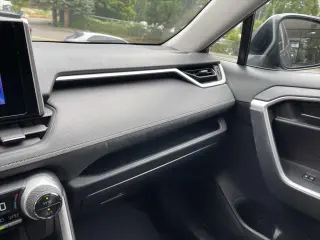 Toyota RAV4 Hybrid 2024 AWD LE 4dr SUV