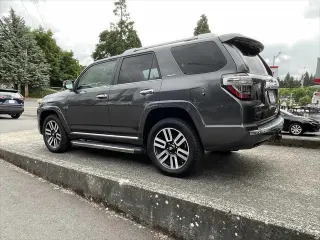 Toyota 4Runner 2017 AWD Limited 4dr SUV