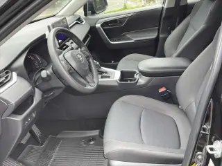 Toyota RAV4 2025 LE 4dr SUV