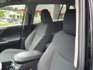 Toyota RAV4 2025 LE 4dr SUV