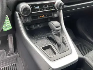 Toyota RAV4 2025 LE 4dr SUV