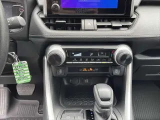Toyota RAV4 2025 LE 4dr SUV