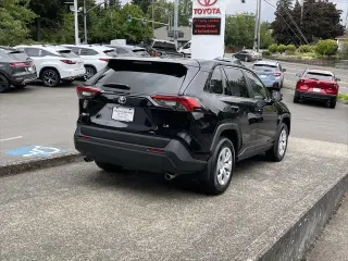 Toyota RAV4 2025 LE 4dr SUV