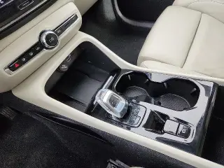 Volvo XC40 2023 B4 Ultimate Dark Theme 4dr SUV