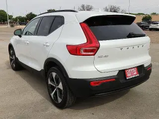 Volvo XC40 2023 B4 Ultimate Dark Theme 4dr SUV