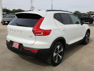 Volvo XC40 2023 B4 Ultimate Dark Theme 4dr SUV