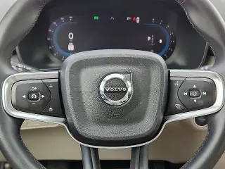 Volvo XC40 2023 B4 Ultimate Dark Theme 4dr SUV