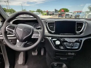 Chrysler Pacifica 2025 Select 4dr Mini-Van
