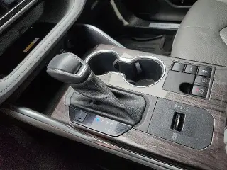 Toyota Highlander 2023 LE 4dr SUV