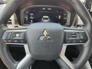 Mitsubishi Outlander 2025 AWD SEL 4dr SUV