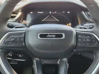 Jeep Grand Cherokee 2025 4x4 Laredo 4dr SUV