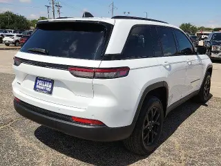 Jeep Grand Cherokee 2025 4x4 Laredo 4dr SUV