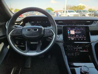 Jeep Grand Cherokee 2025 4x4 Laredo 4dr SUV