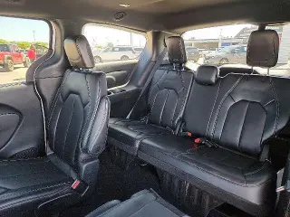 Chrysler Pacifica 2025 Select 4dr Mini-Van