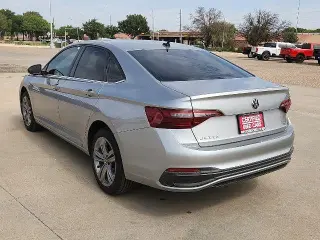 Volkswagen Jetta 2022 SE 4dr Sedan