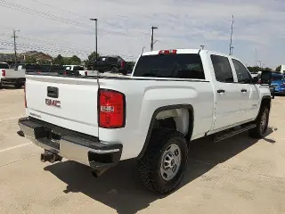 GMC Sierra 2500HD 2019 4x4 Base 4dr Crew Cab LB