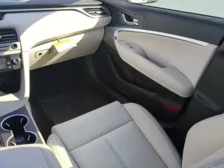 Genesis G70 2025 2.5T Standard 4dr Sedan