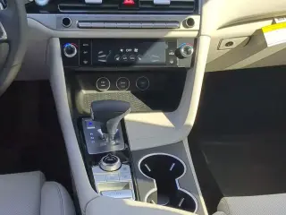 Genesis G70 2025 2.5T Standard 4dr Sedan