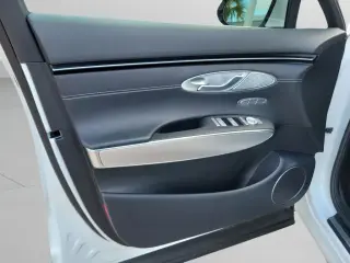 Genesis GV70 2025 AWD 2.5T Standard 4dr SUV