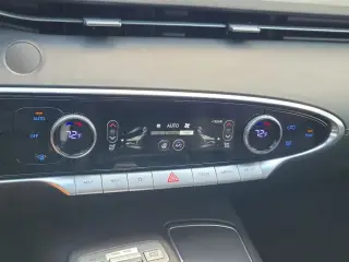 Genesis GV70 2025 AWD 2.5T Standard 4dr SUV