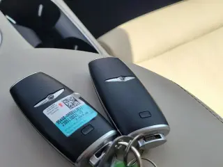 Genesis GV70 2023 AWD 2.5T Standard 4dr SUV