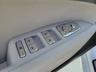 Genesis G70 2025 2.5T Standard 4dr Sedan