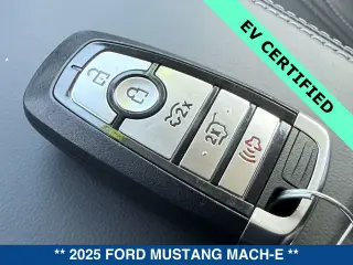 Ford Mustang Mach-E 2025 AWD Select 4dr SUV