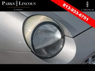 Ford Thunderbird 2004 Deluxe 2dr Convertible