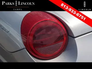 Ford Thunderbird 2004 Deluxe 2dr Convertible